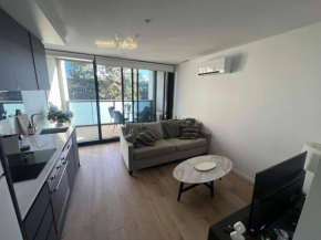 Central CBD - parking - sleeps 4